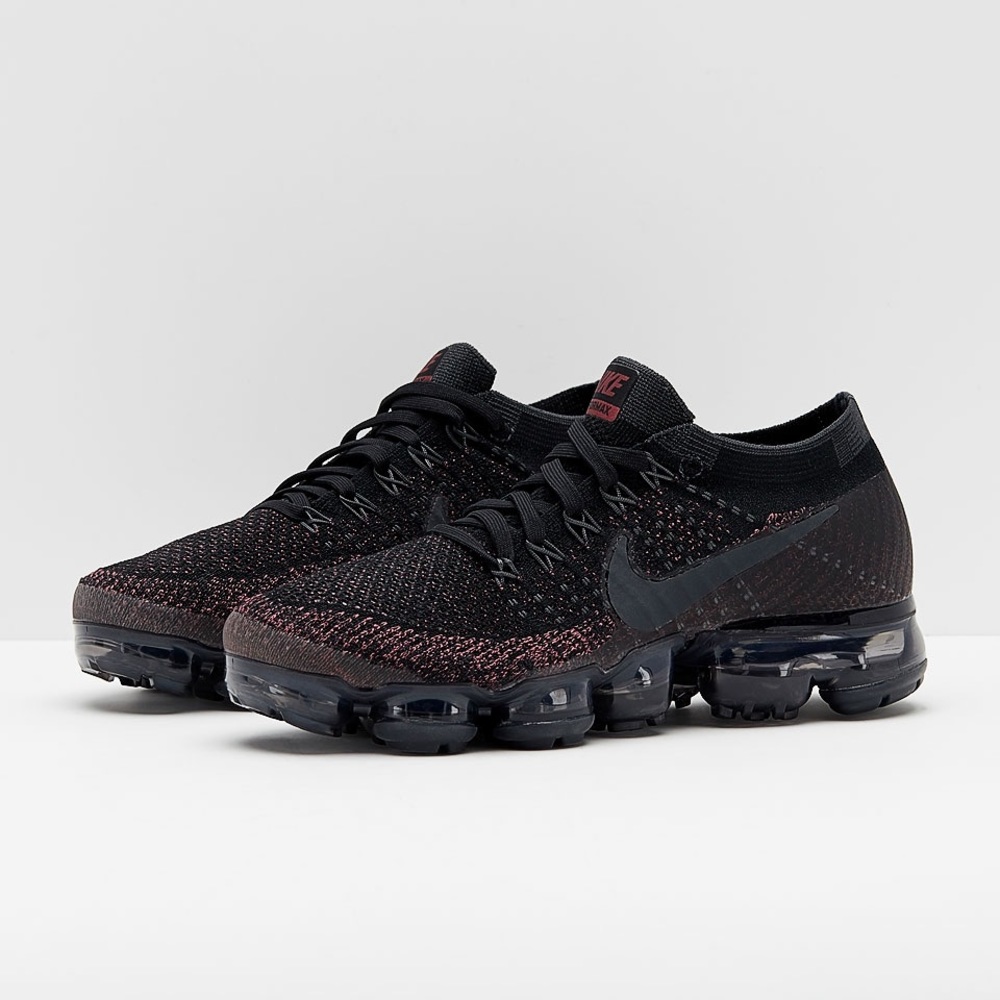 Nike Air Vapormax Flyknit Women's Black 7.5